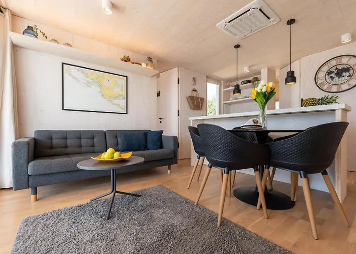 Apartament Buqez - 78 *